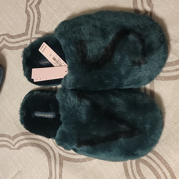 New green olive broidered Victoria's Secret set robe M/L and slippers  size S - Picture 5 of 11